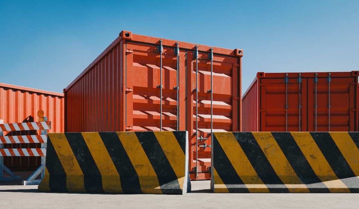 Nearshoring vs Reshoring